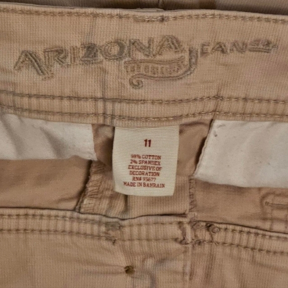 Bundle 3 for $25 / Arizona shorts - Picture 3 of 3